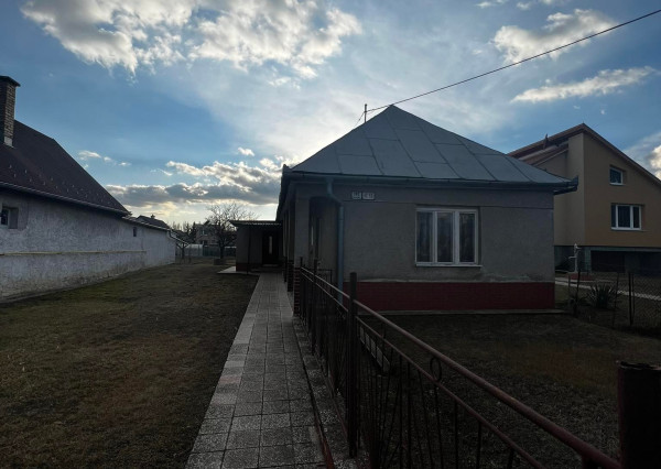 Na predaj 2  izbový rodinný dom v obci Valaliky len 5 km od Košíc