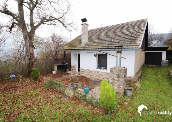 Na predaj chata v obci Jabloňov